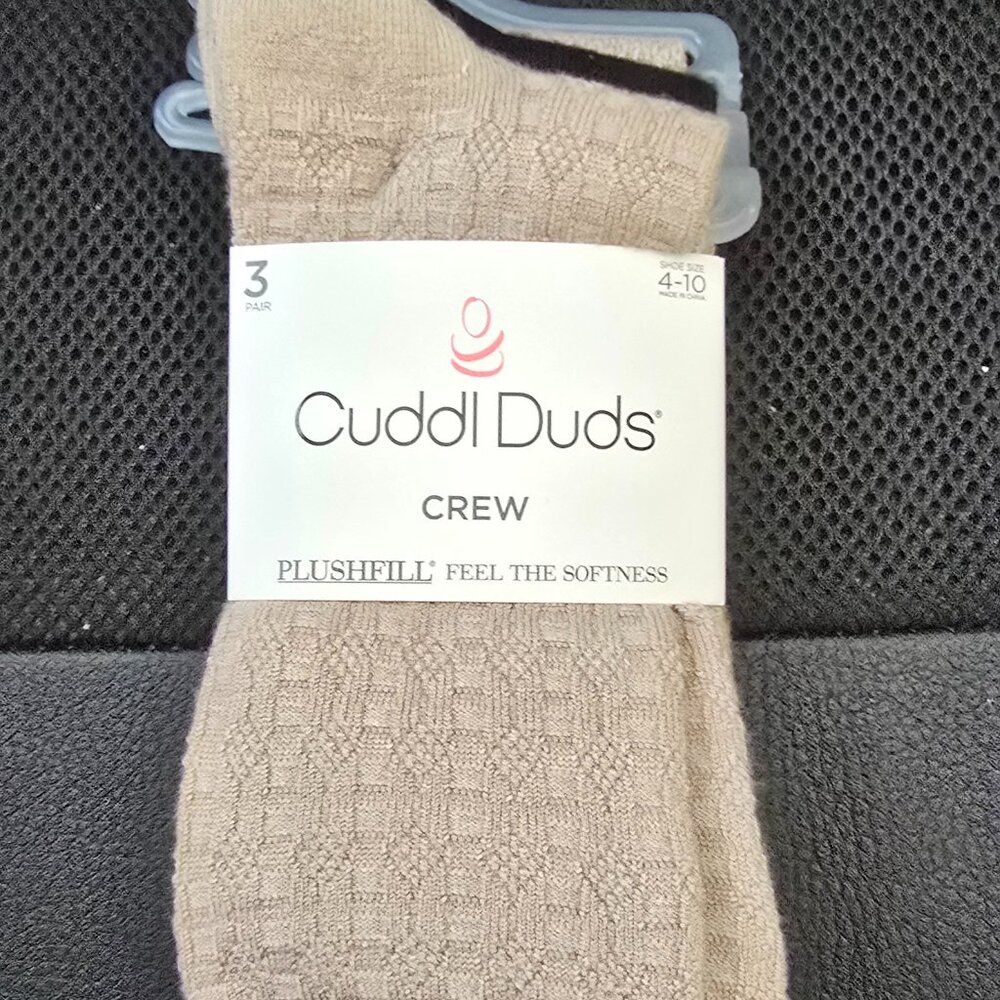 NWT women's crew socks by Cuddl Duds 3 pairs size 4 -10